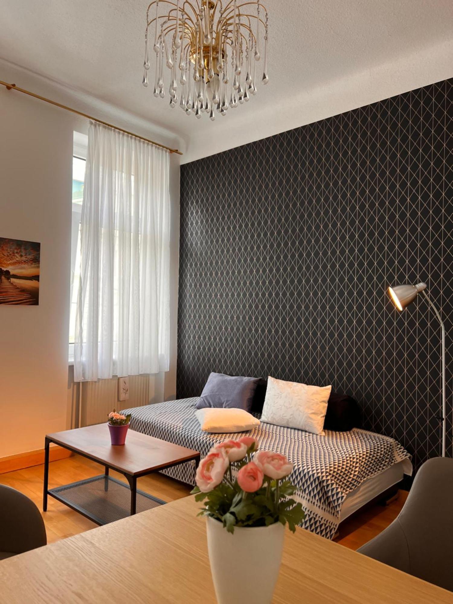 Studio & Apartments Near Reumannplatz เวียนนา ภายนอก รูปภาพ