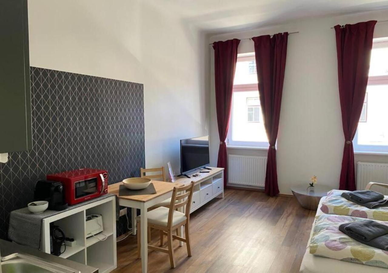 Studio & Apartments Near Reumannplatz เวียนนา ภายนอก รูปภาพ